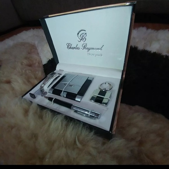 Charles Raymond Newyork Womens Set - Picture 2 of 4